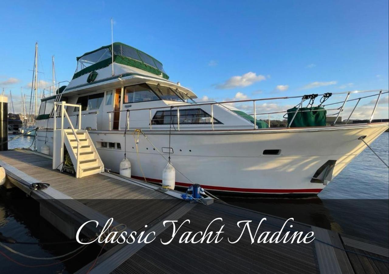 Classic Yacht Nadine In Poole Harbour, Dorset, With A Hot Tub Jacuzzi Bagian luar foto