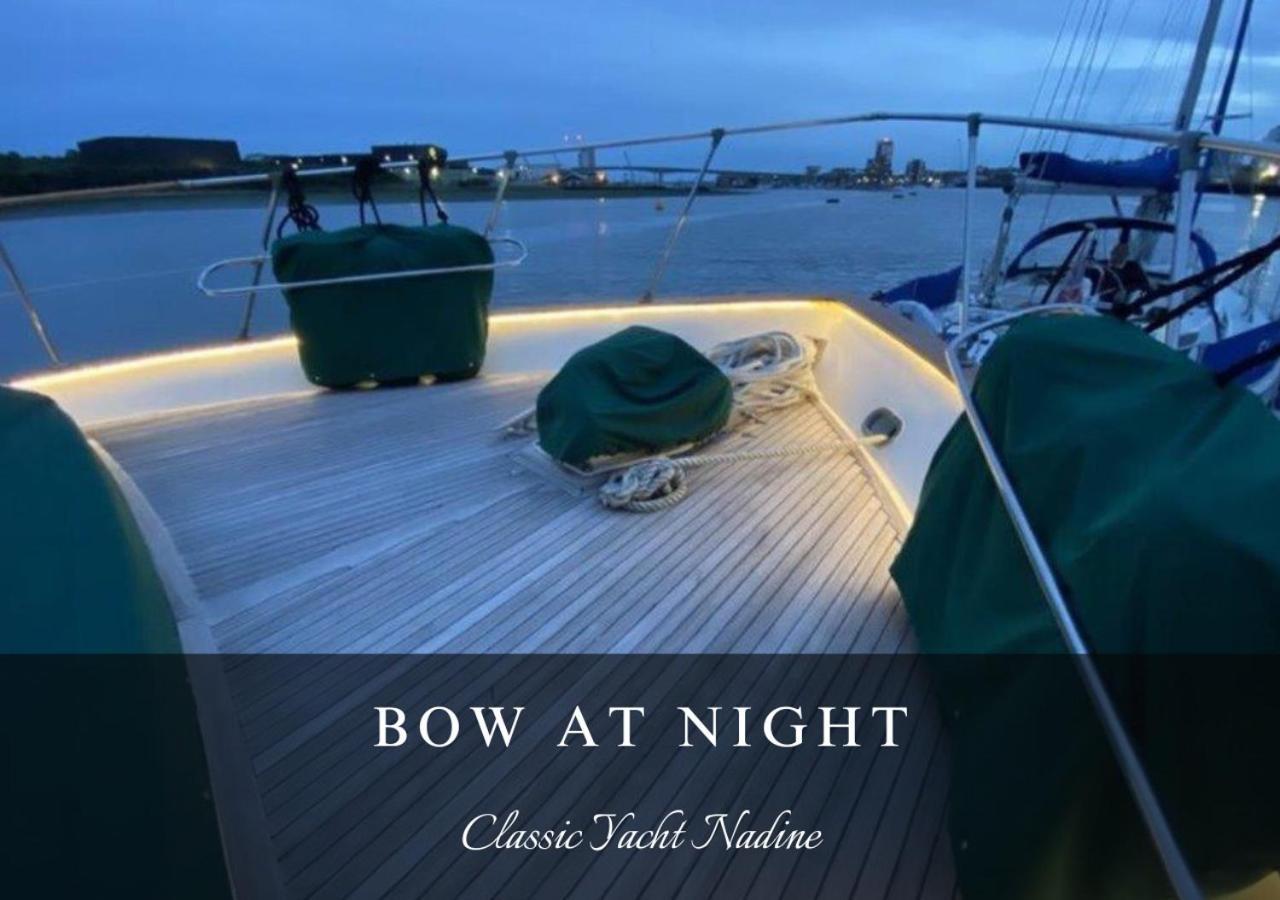 Classic Yacht Nadine In Poole Harbour, Dorset, With A Hot Tub Jacuzzi Bagian luar foto
